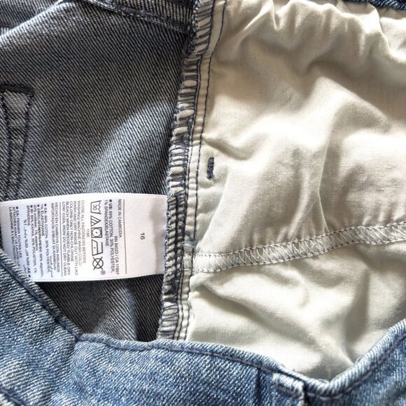 Old Navy WOW Straight Jeans Sz 16 High Rise Medium Wash Denim - Picture 6 of 7